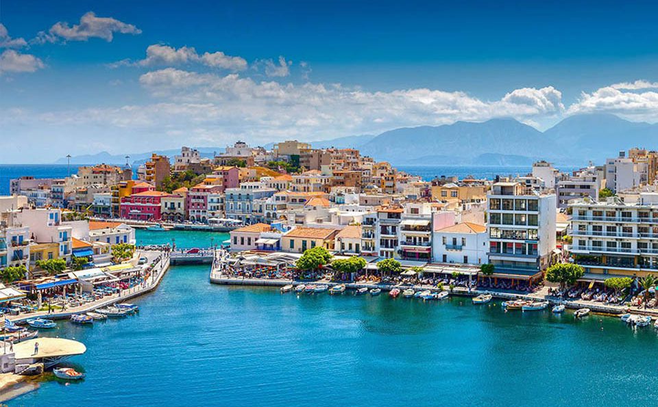 Qu'est-ce que le « tourisme argenté » 27 Ville d'Agios Nikolaos en Crète