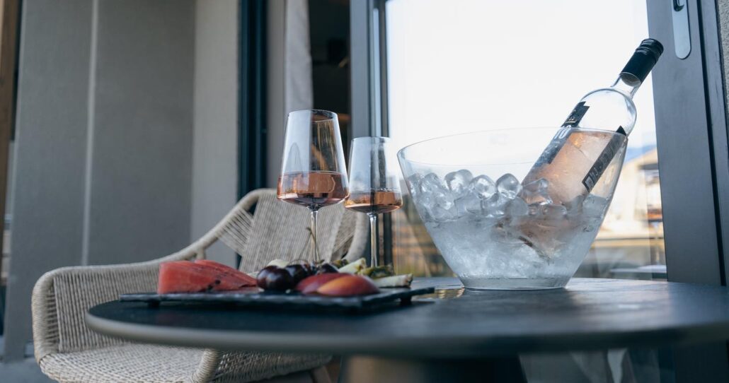 enjoying-your-wines-and-drinks-at-the-hotel-balkony-1030x542 enjoying-your-wines-and-drinks-at-the-hotel-balkony-1030x542